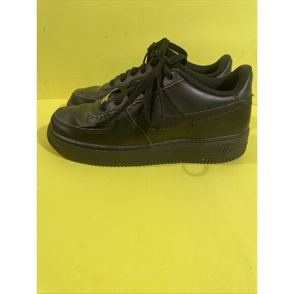 Nike Air Force 1 07 Low Triple Youth Unisex  Black  6 1/2Y Sneakers - Picture 3 of 5